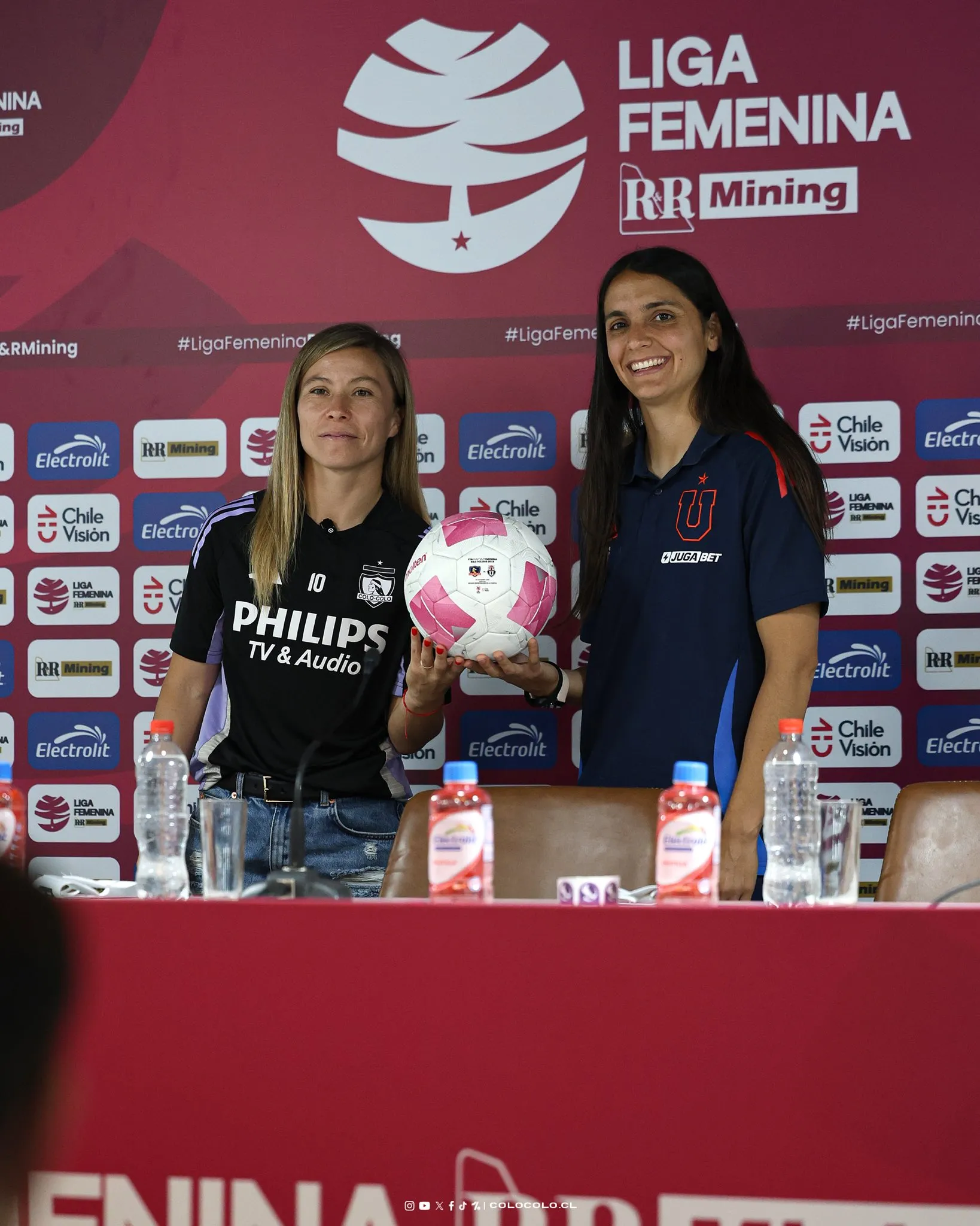 Yanara Aedo en la conferencia de capitanes. (Foto: @ColoColoFem)