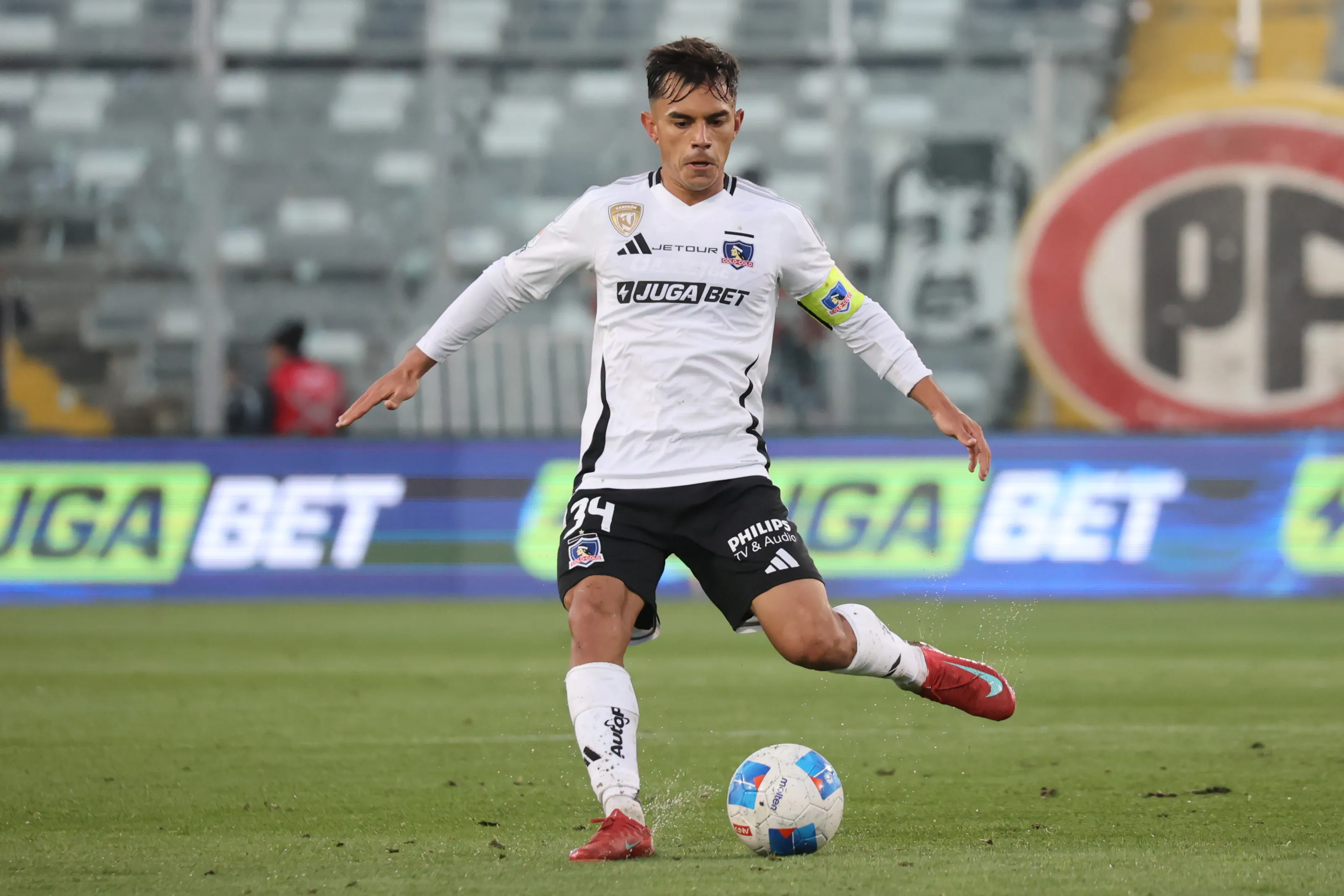 Pizarro, uno de los puntos altos en una triste temporada. Imagen: Dragomir Yankovic/Photosport