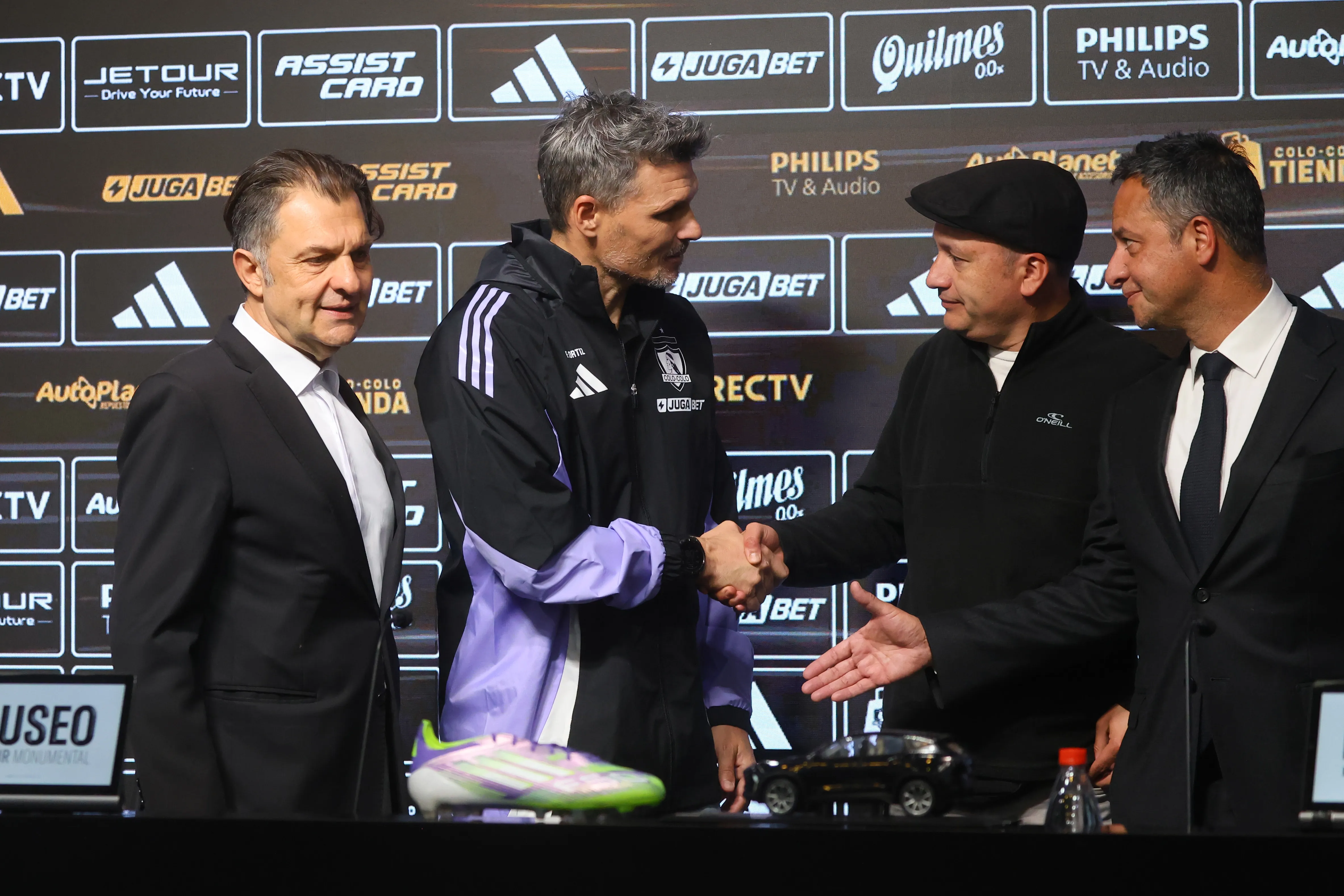 Fernando Ortiz tiene una cláusula de revisión de su contrato para mediados de 2026 | Foto: Photosport