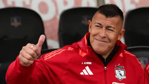 Almirón vuelve a dirigir y es confirmado en nuevo club tras salida de Colo Colo.