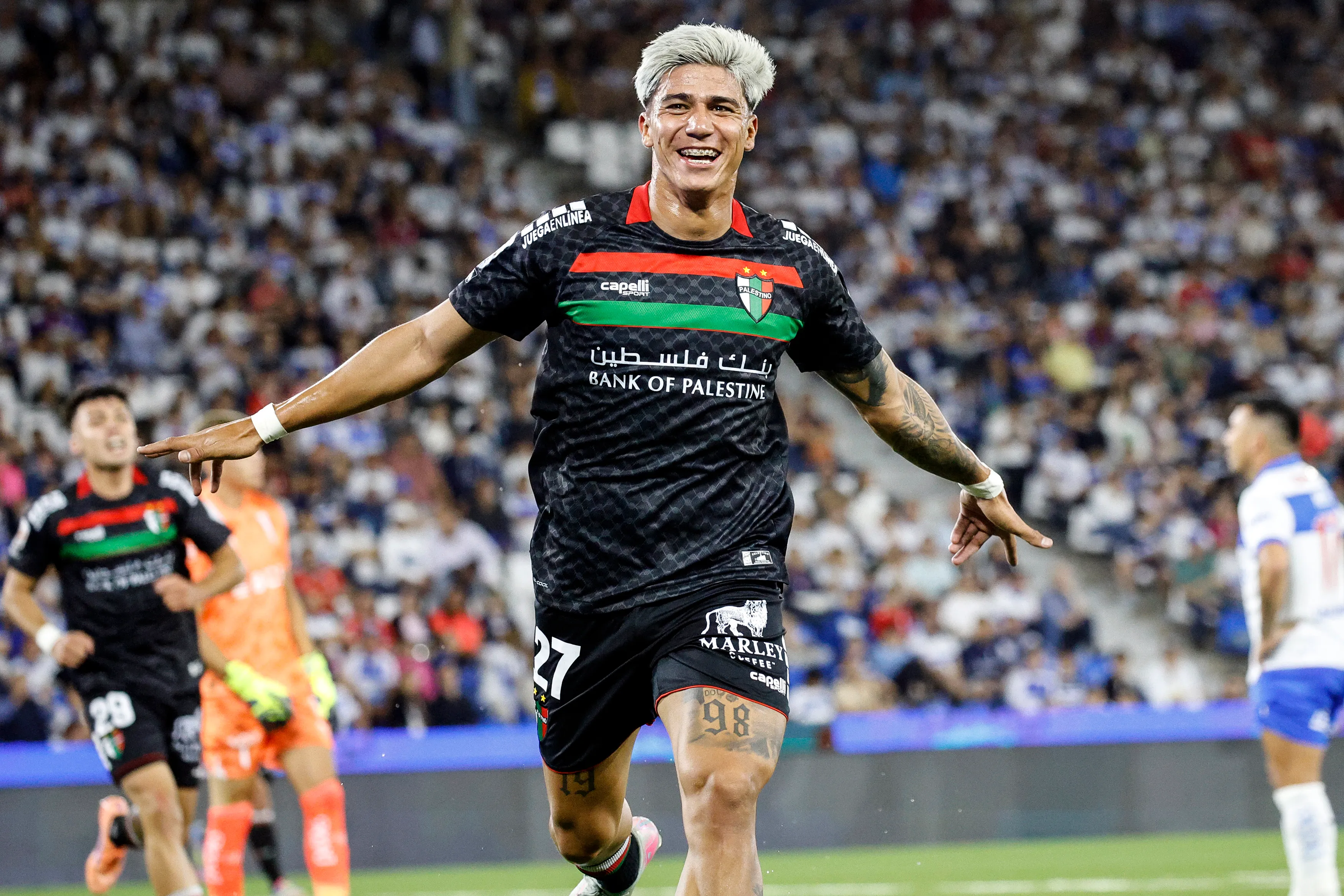 Junior Marabel fue acercado a Colo Colo.