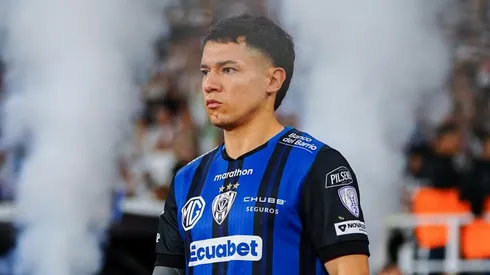 Colo Colo sigue atento a Matías Fernández Cordero.