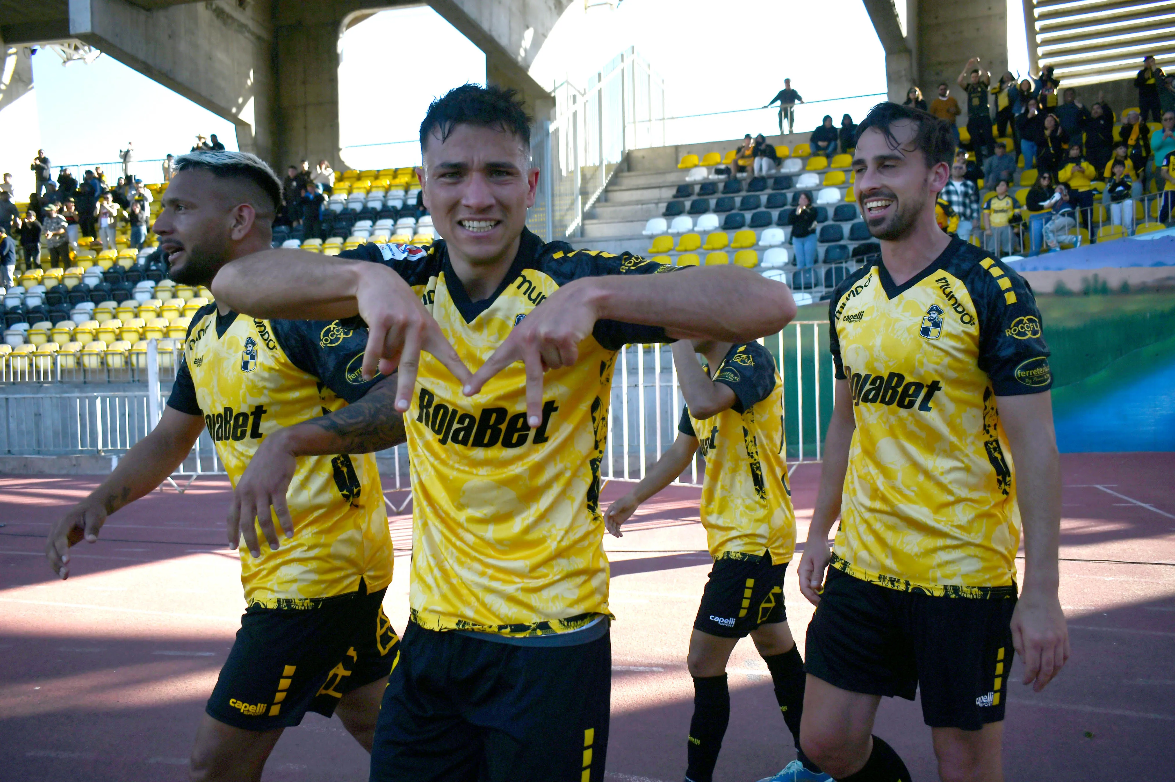 Bruno Cabrera tiene acuerdo para llegar a Colo Colo. Imagen: Alejandro Pizarro Ubilla/Photosport