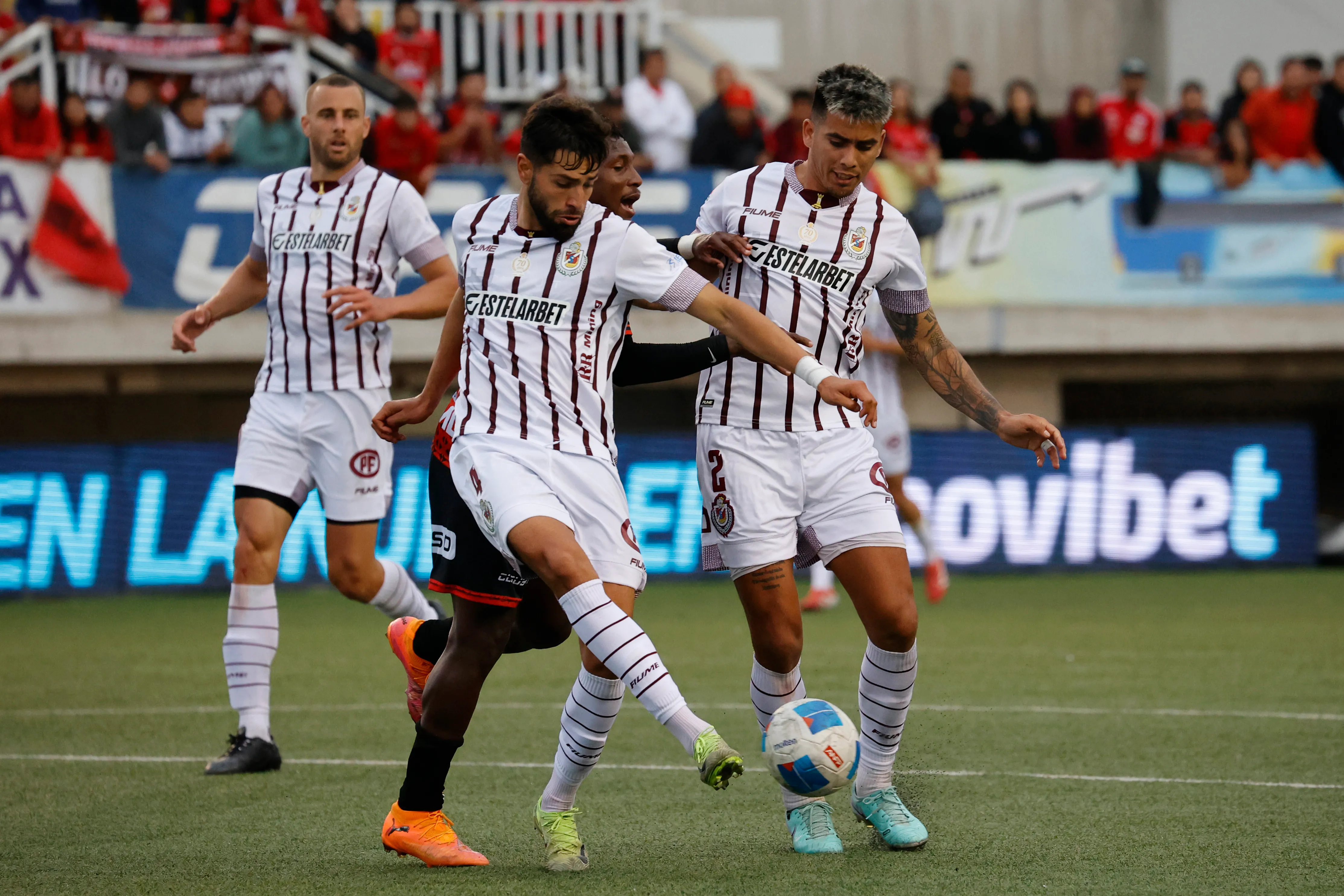 Jeyson Rojas se quedará en Colo Colo tras su préstamo en La Serena. (Foto: Photosport)