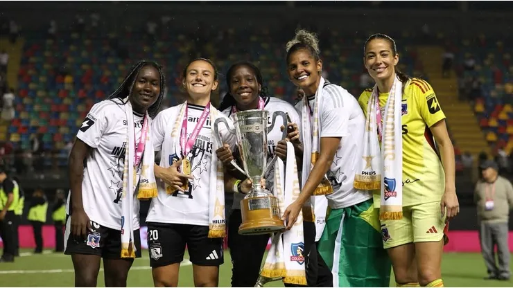 Jugadora de Colo Colo femenino se despide el club con emoción.