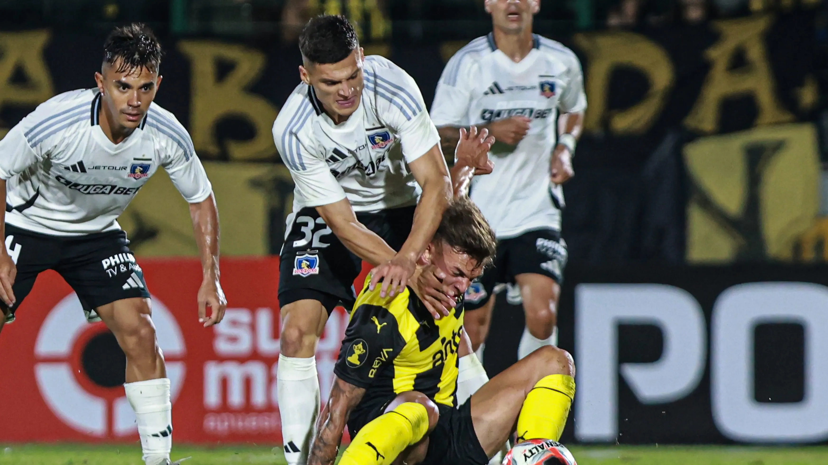 Colo Colo y la alta cantidad de partidos ante Peñarol