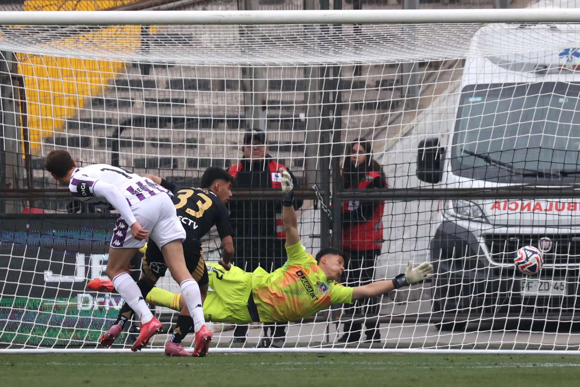 Javier Rojas jugó con Colo Colo vs Valladolid.