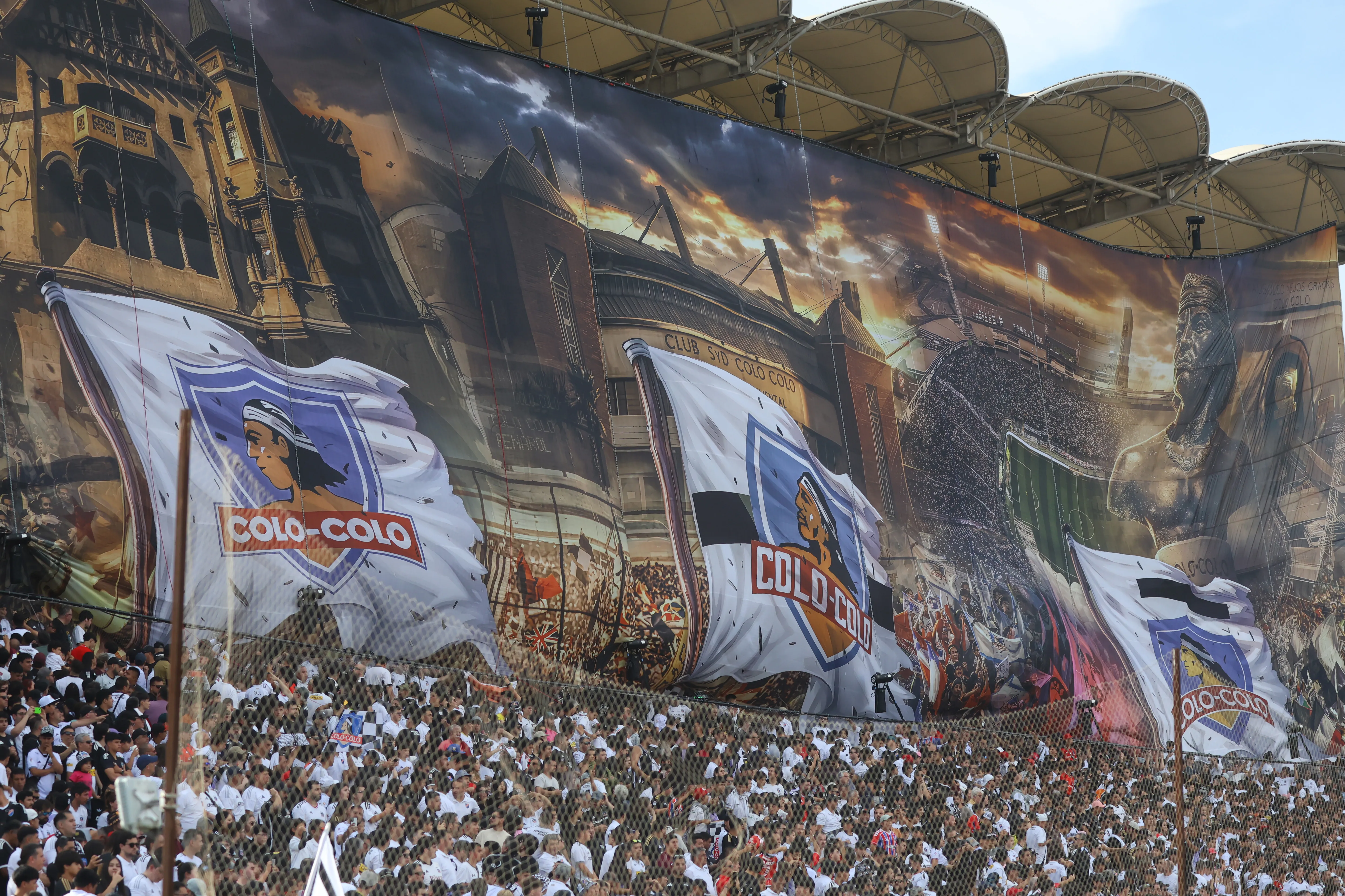 Hasta el 31 de diciembre se pueden comprar abonos de Colo Colo con descuento | Foto: Photosport