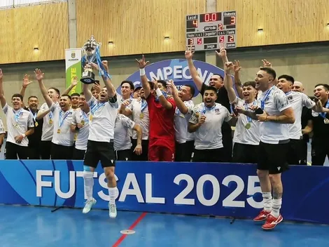 La particular celebración de Colo Colo Futsal tras ser campeón