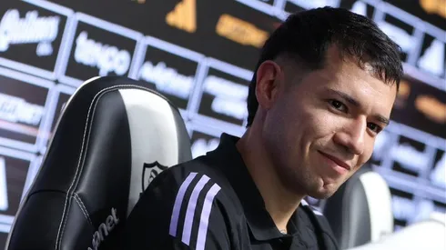 Fernández se toma con humor comparación con exfutbolista de Colo Colo.