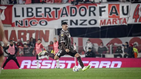 ¿Se acercará como refuerzo a Colo Colo? En Argentina toman decisión sobre Óscar Salomón