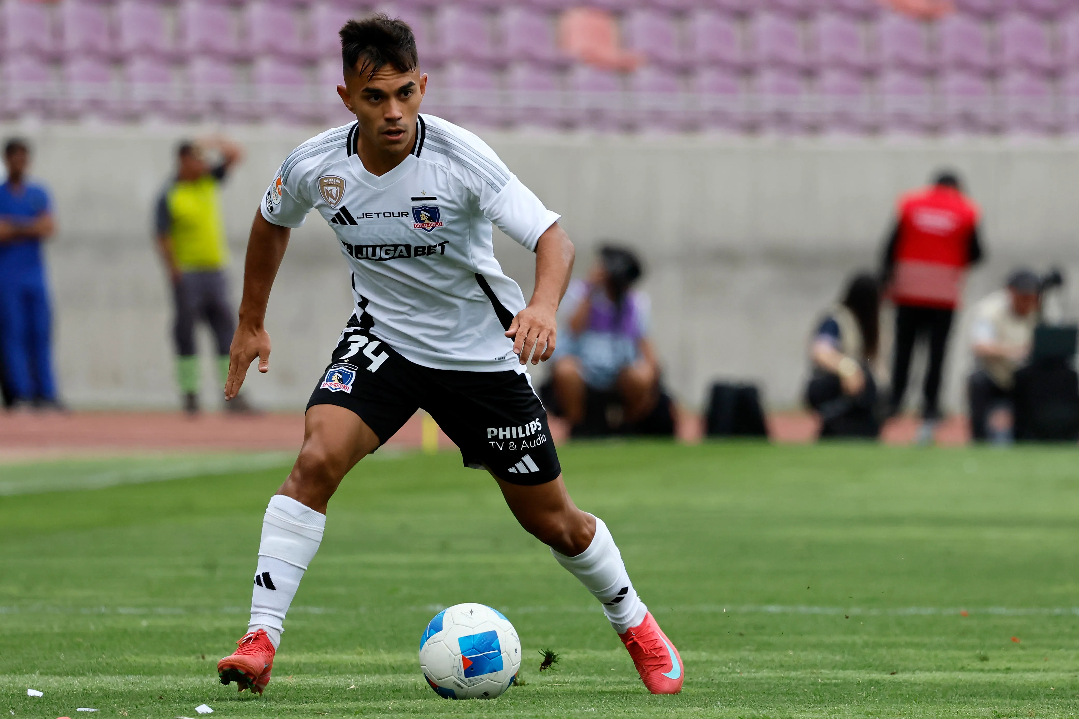 Vicente Pizarro será vendido en 2,2 millones de dólares por el 70% del pase | Foto: Photosport