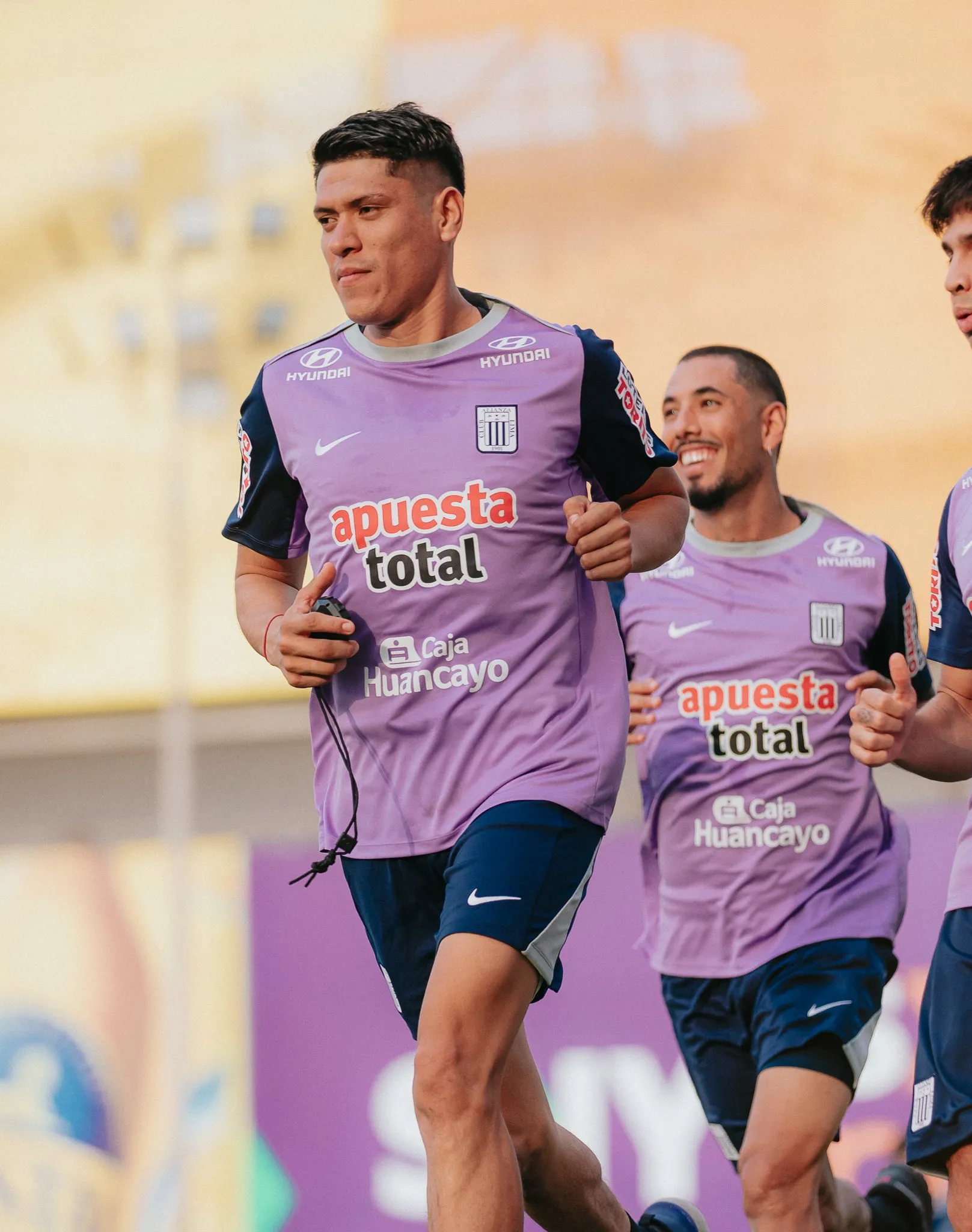 Alianza Lima ya viajó a Uruguay para enfrentar la Serie Río de la Plata. Foto: Alianza Lima.