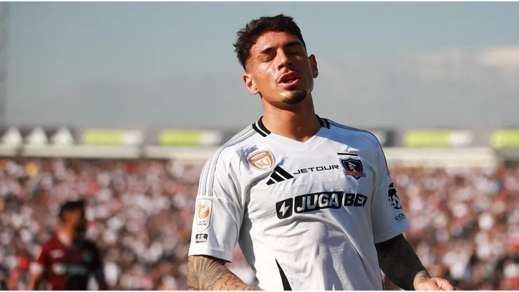 Colo Colo confirma la salida de Saldivia: es vendido al Vasco.