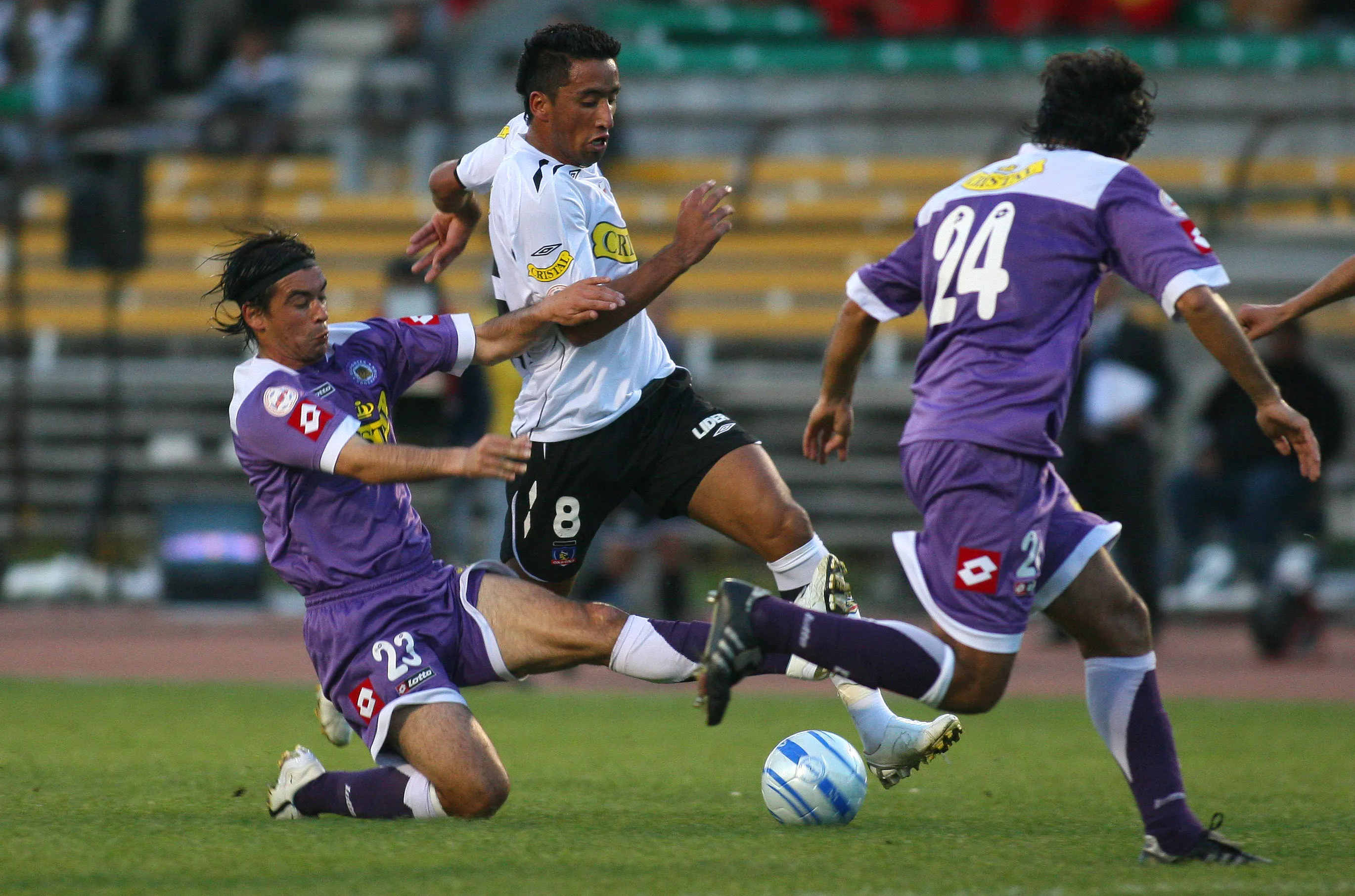 Colo Colo vs Deportes Concepción en el Apertura 2008. (Foto: Photosport)
