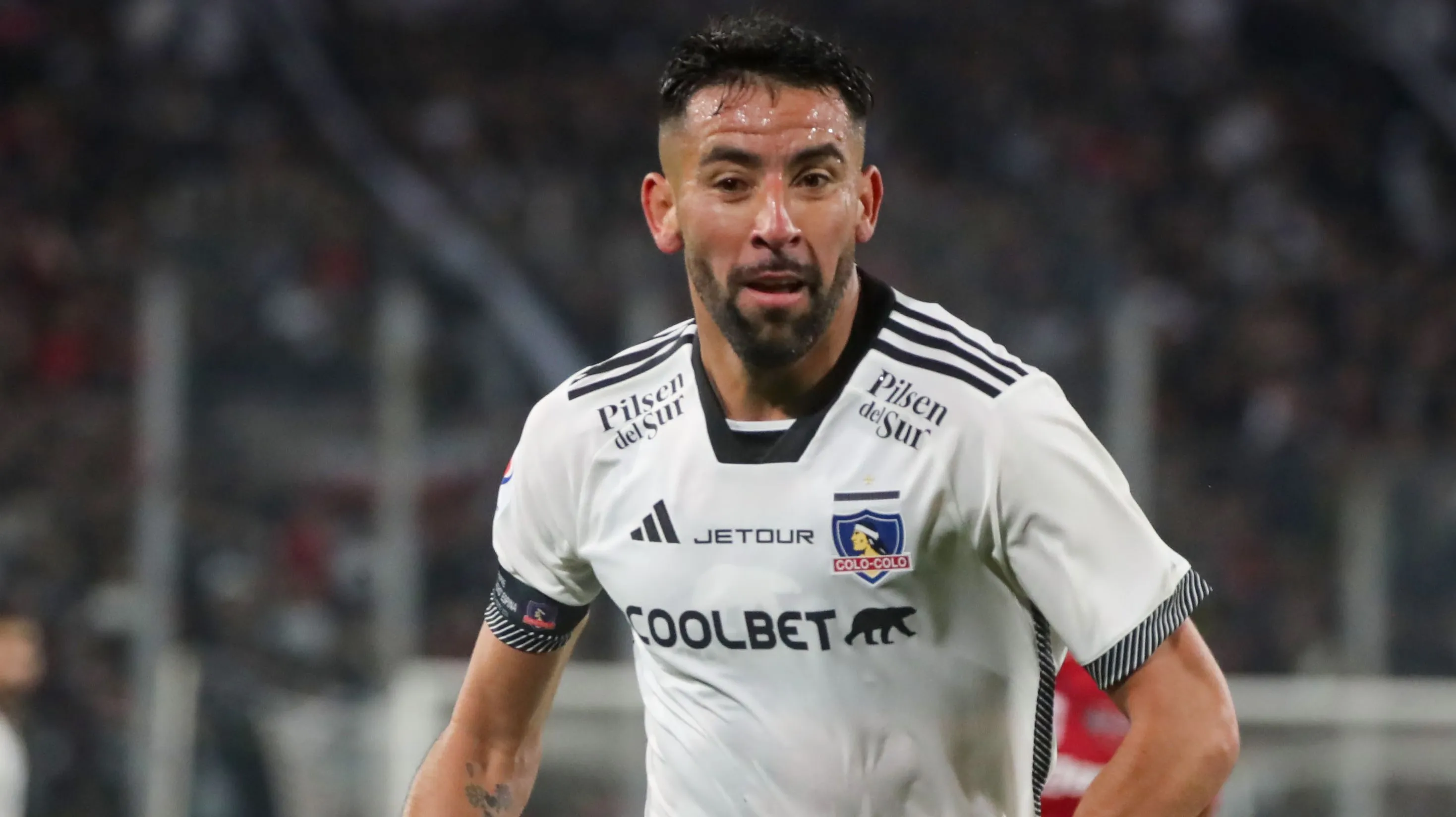 Mauricio Isla encabeza el listado de jugadores sin club.