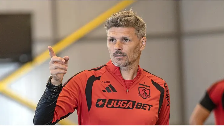Fernando Ortiz planea el Colo Colo 2026.