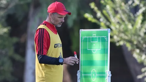 Fernando Ortiz busca más jugadores para su Colo Colo.