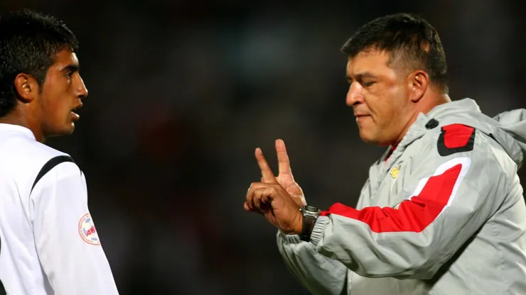 El día que Claudio Borghi dijo que Arturo Vidal sería el mejor central del mundo.