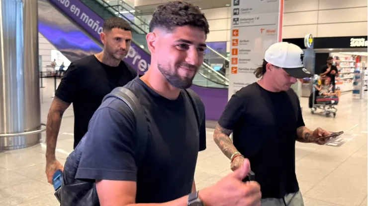 Maximiliano Romero llega a Uruguay para sumarse a Colo Colo como su nuevo refuerzo.