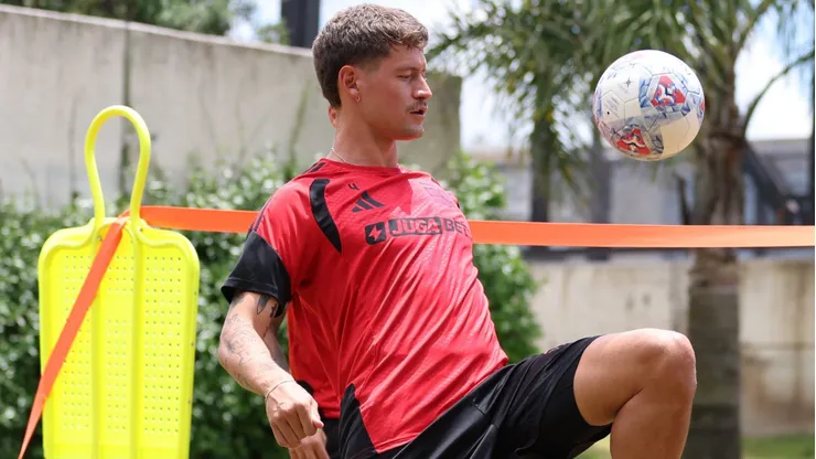 ¿Qué pasó con Joaquín Sosa? Fernando Ortiz explica la situación del jugador tras salir de la cancha ante Olimpia.