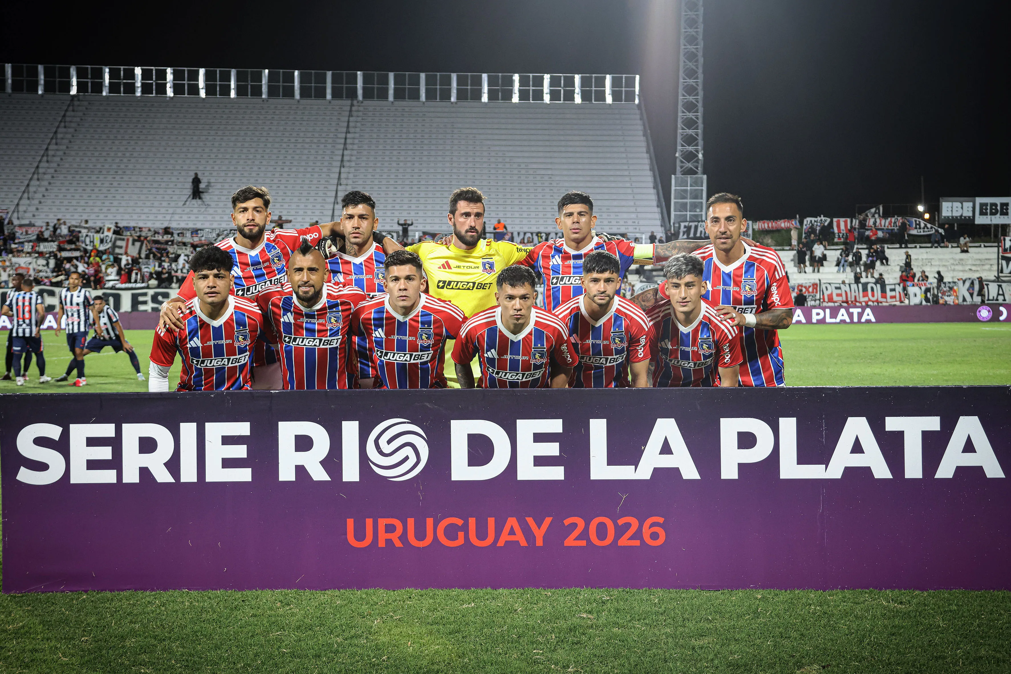 Colo Colo durante la Serie Río de la Plata en Uruguay ante Alianza Lima. Foto: FocoUy/Photosport