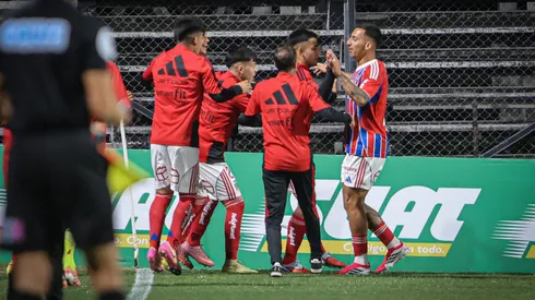 ¿Javier Correa y Maximiliano Romero jugando juntos en la delantera de Colo Colo? Esto dijo Fernando Ortiz.

