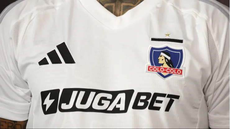 Colo Colo presentó su nueva camiseta para 2026.