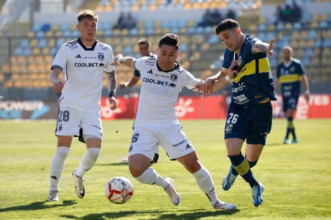 Lautaro Pastrán jugando ante Colo Colo.