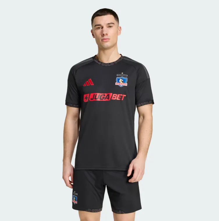 Camiseta visita manga corta para hombres, $69.990 | Foto: Adidas