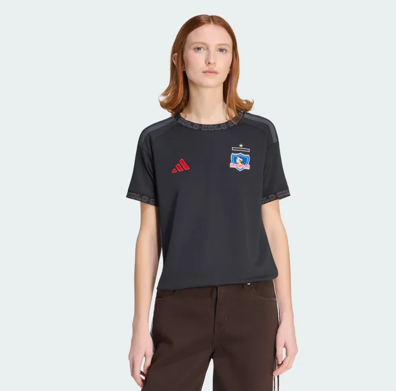 Camiseta visita manga corta para mujeres, $64.990 | Foto: Adidas