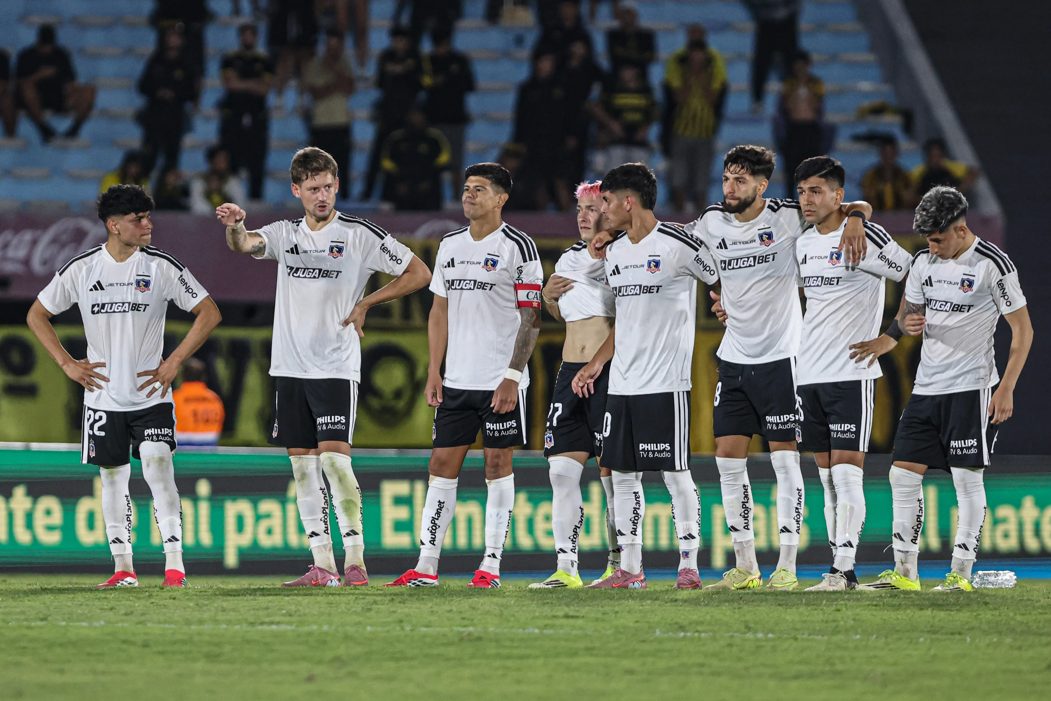 En Colo Colo comienzan a pensar en nuevos refuerzos. Imagen: Gaston Britos/Focouy/Photosport