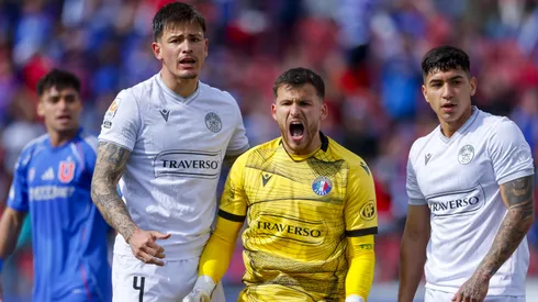 Colo Colo mira a figura de Audax Italiano.