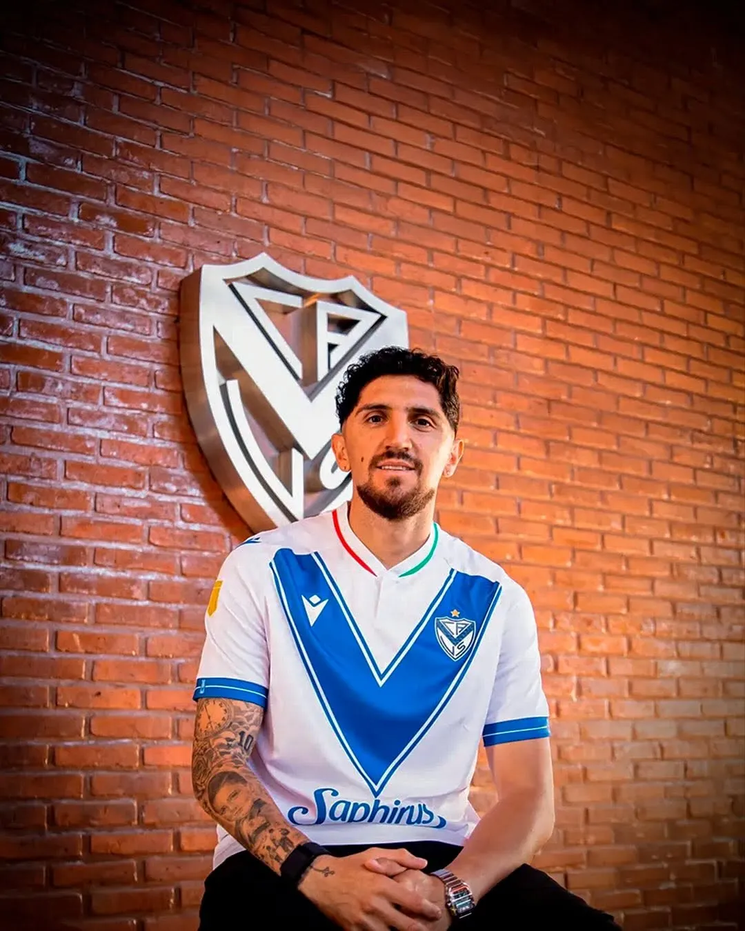 Diego Valdés no es muy considerado en Vélez y Colo Colo busca su préstamo.