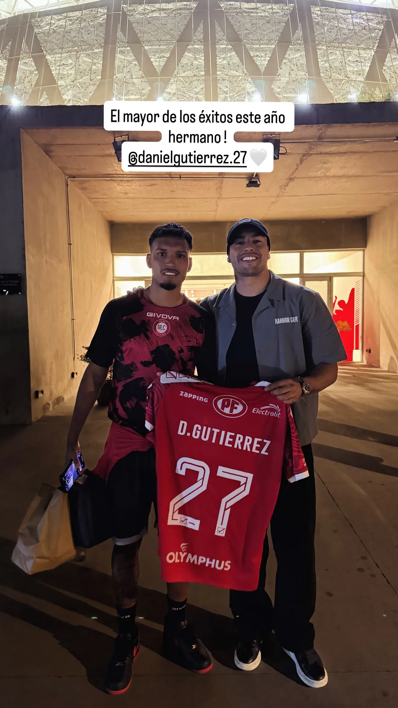 Daniel Gutiérrez con Iván Morales. (Foto: ivanandres9)