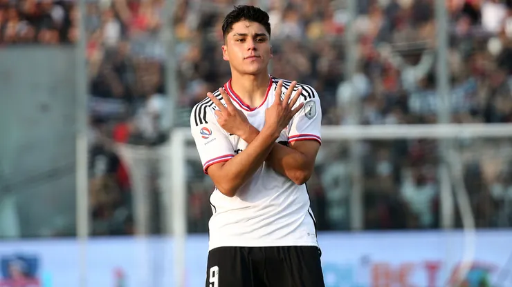¿Cuánto porcentaje mantiene Colo Colo del pase de Damián Pizarro?