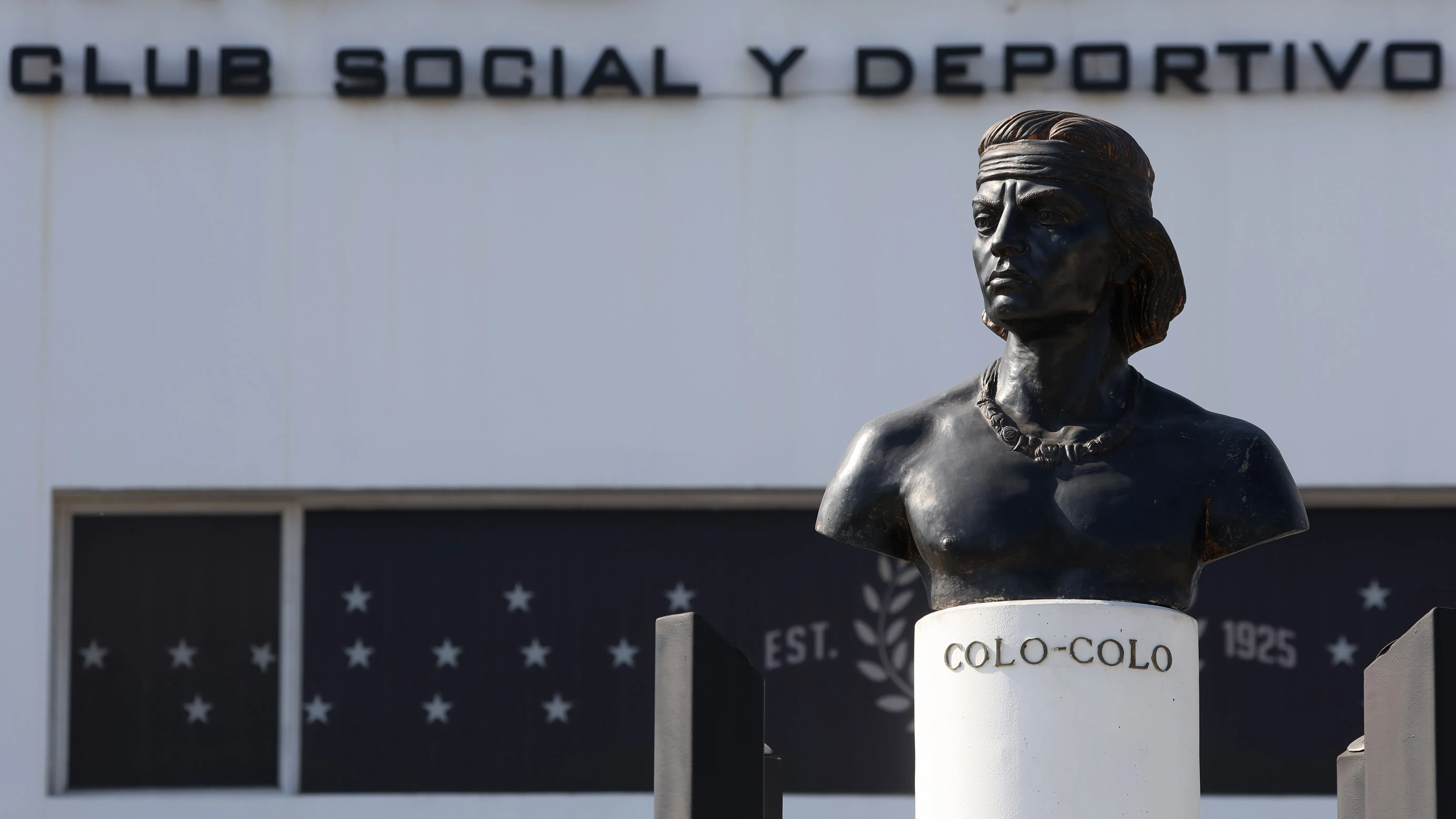 Comisión Estadio avanza para tener novedades en Colo Colo.