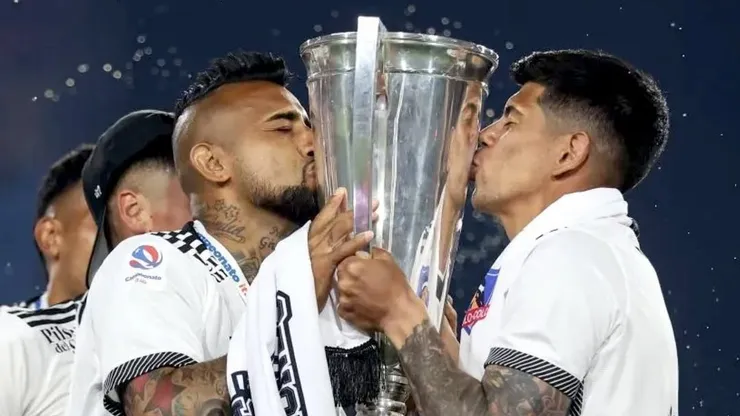 La emotiva despedida de Arturo Vidal a Esteban Pavez tras dejar Colo Colo.