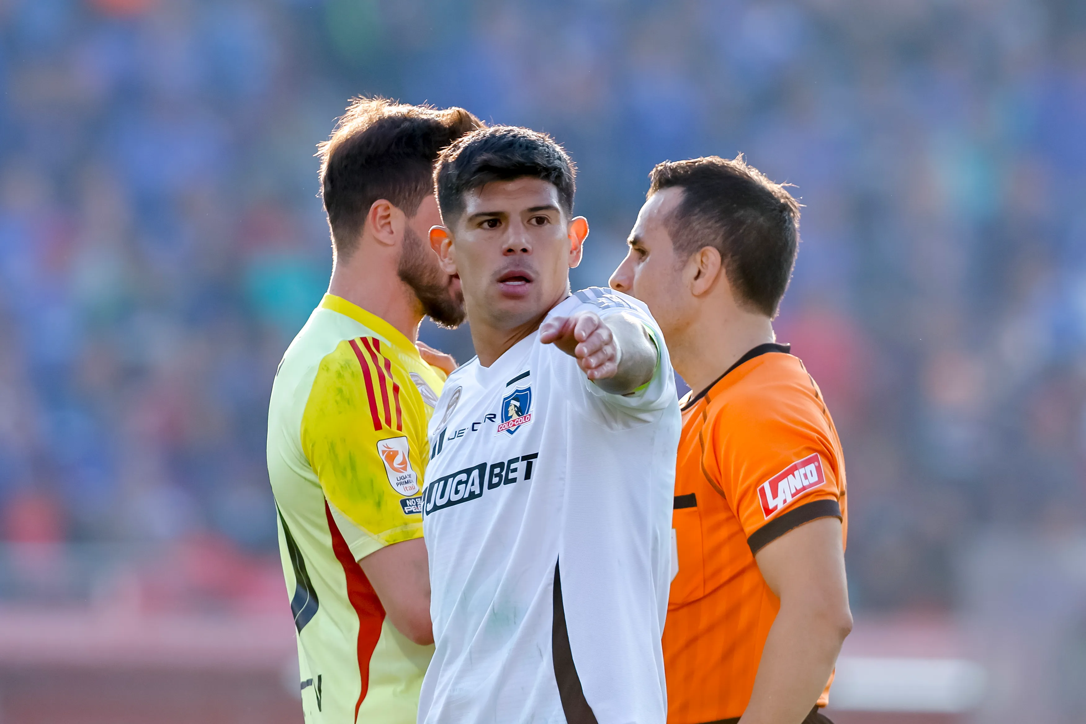 Fernando De Paul se despidió de Esteban Pavez | Foto: Photosport