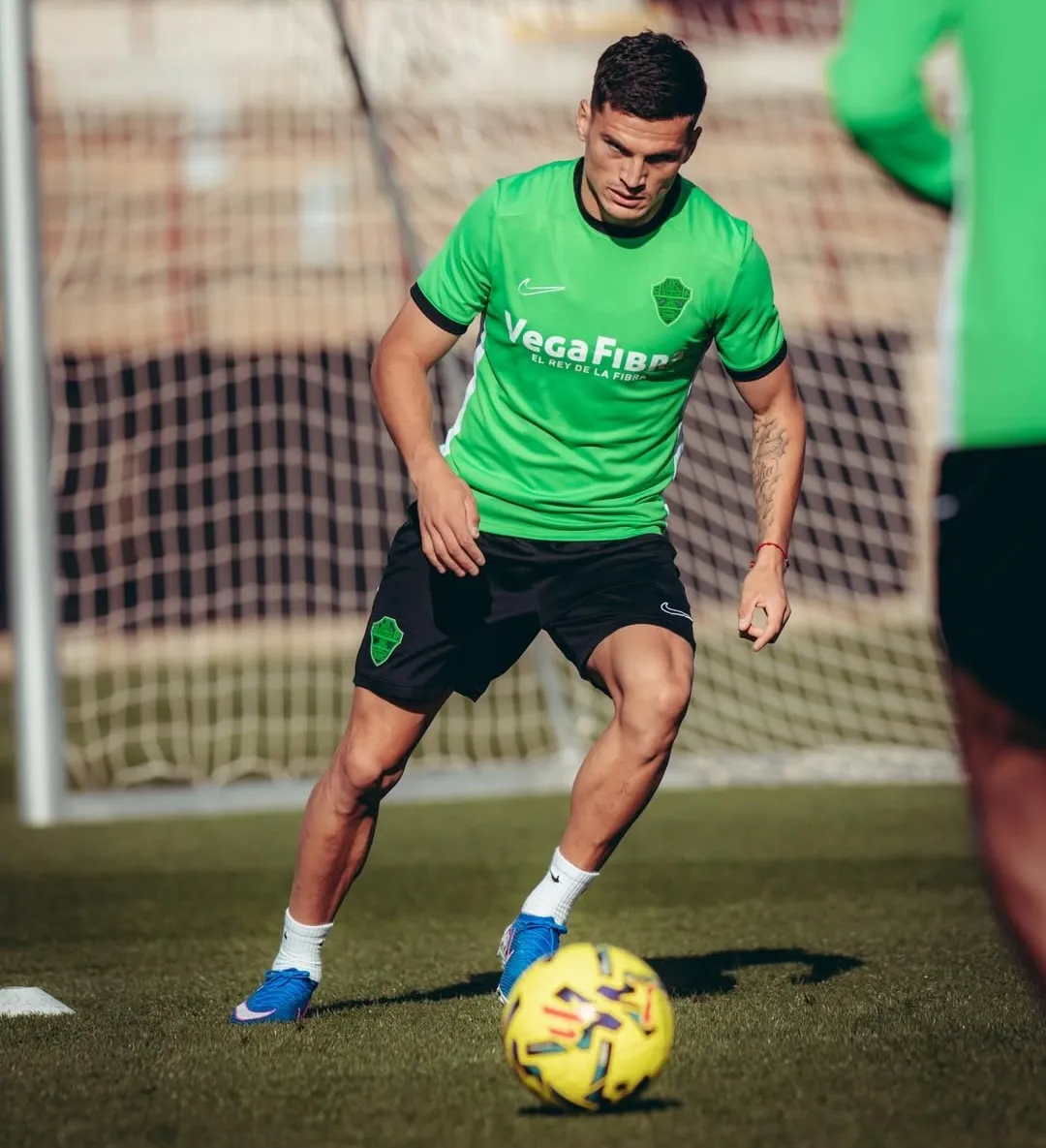 Lucas Cepeda ya trabaja junto al resto de sus compañeros. 