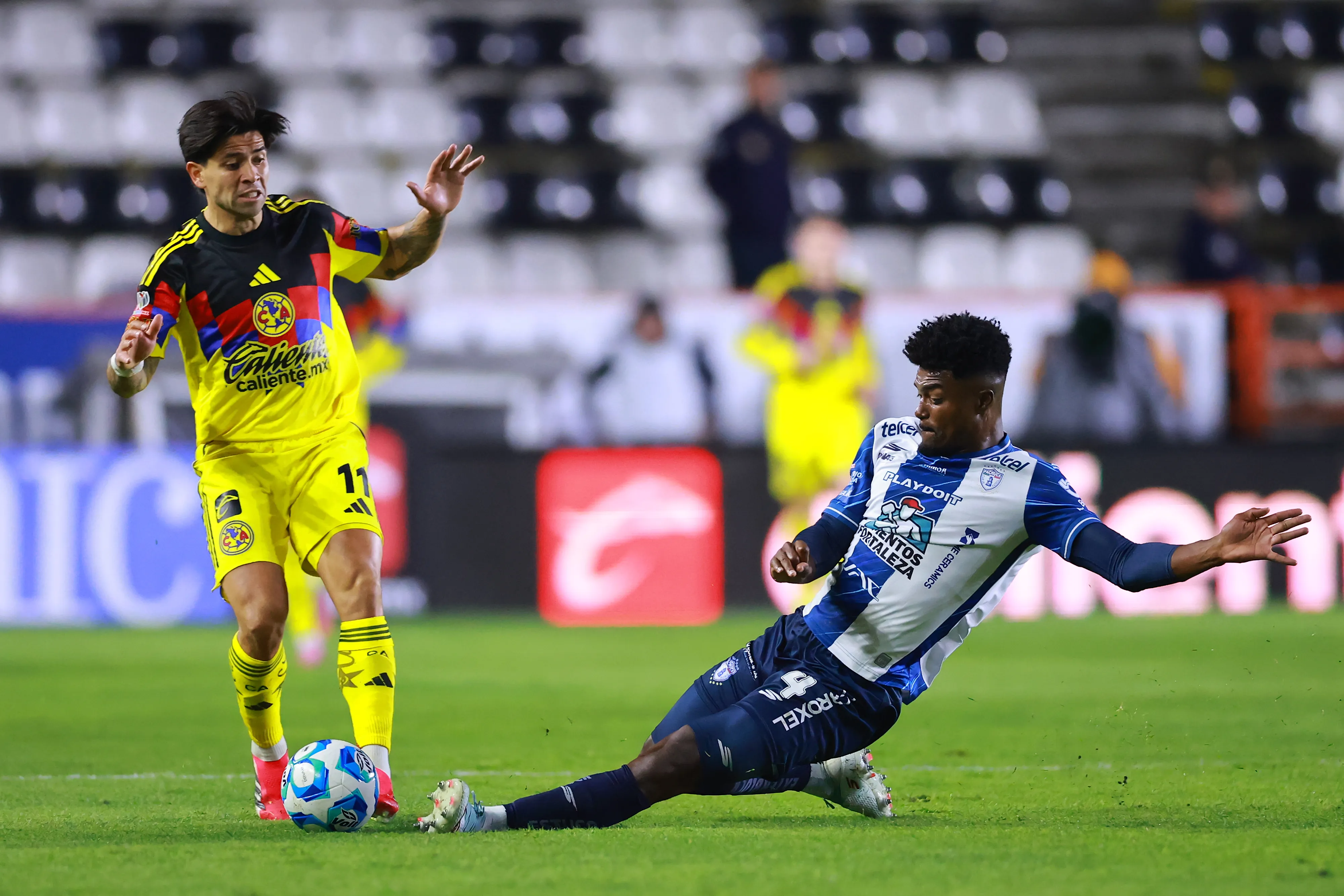 Víctor Dávila en partido de América con Pachuca. (Foto: Getty Images)