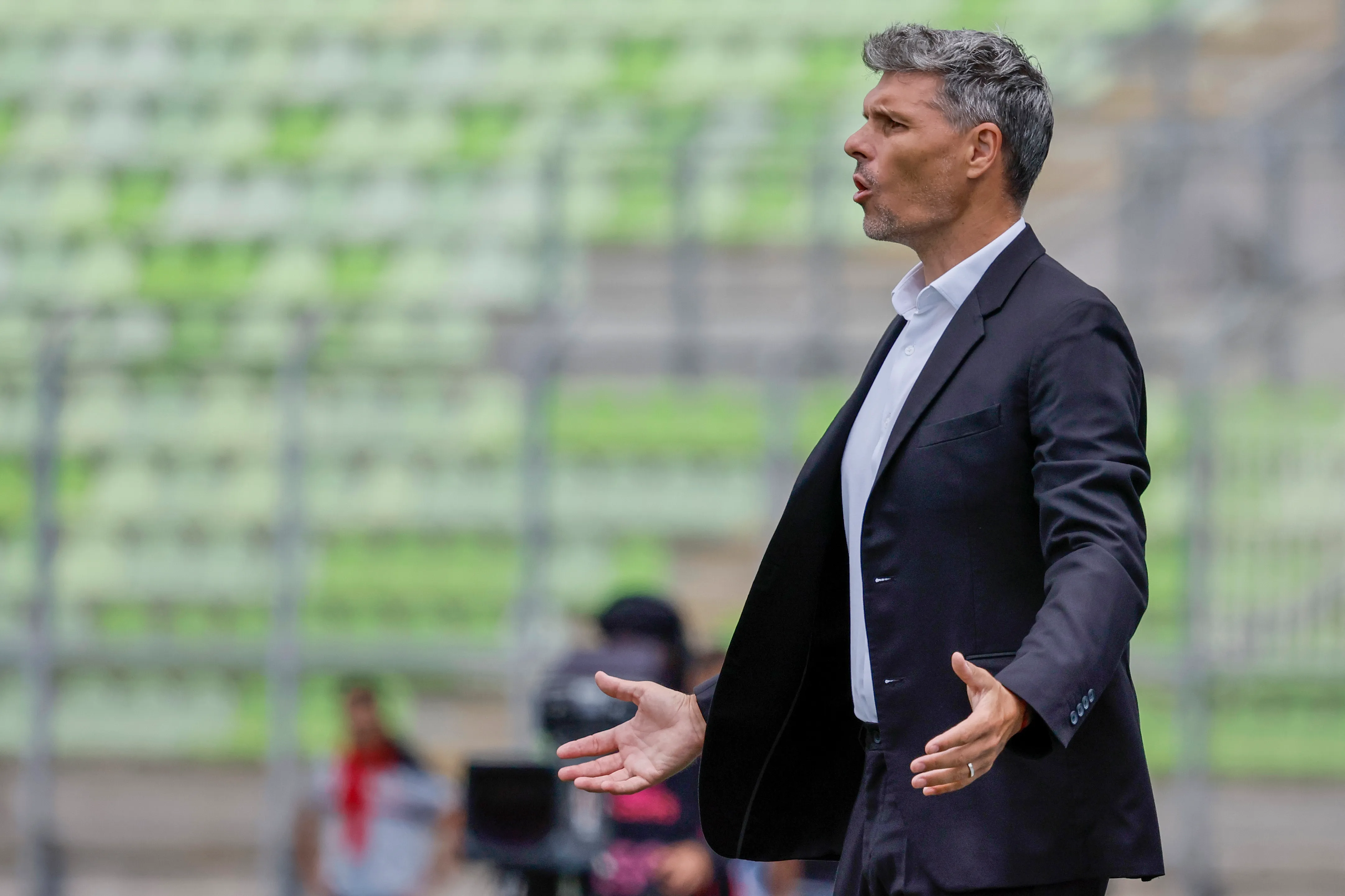 Fernando Ortiz y la posibilidad de un nuevo refuerzo en Colo Colo. Imagen: Andres Pina/Photosport