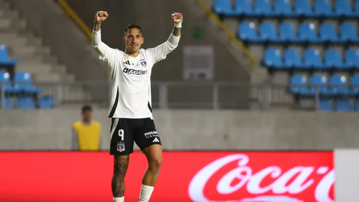 Colo Colo y la opción de dos delanteros