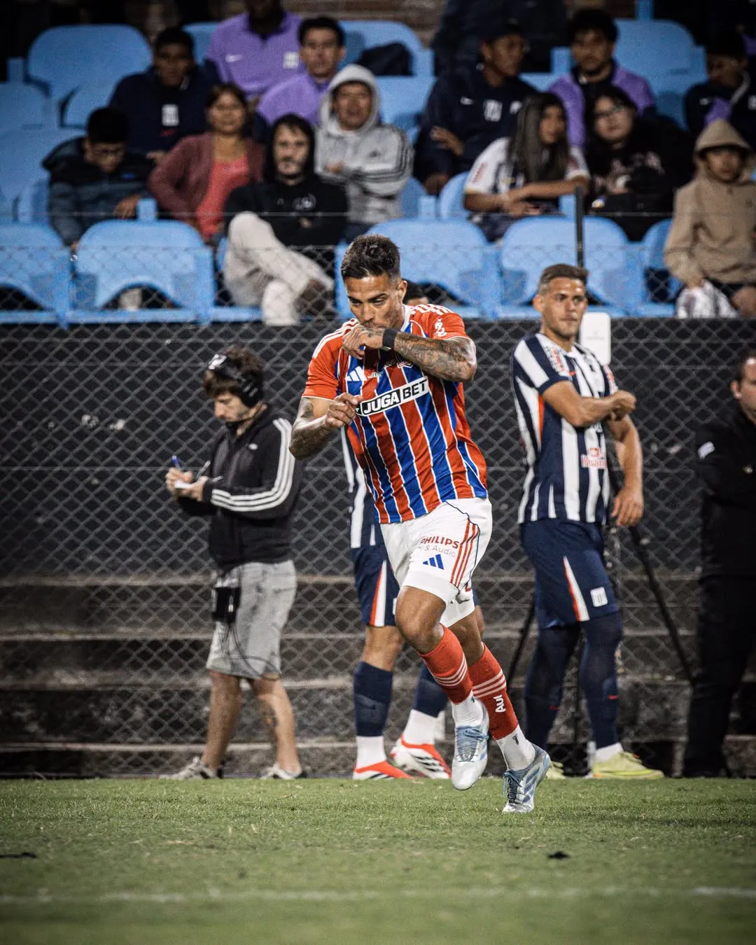 Javier Méndez ya puede jugar oficialmente por Colo Colo.Imagen: Instagram de Javier Méndez