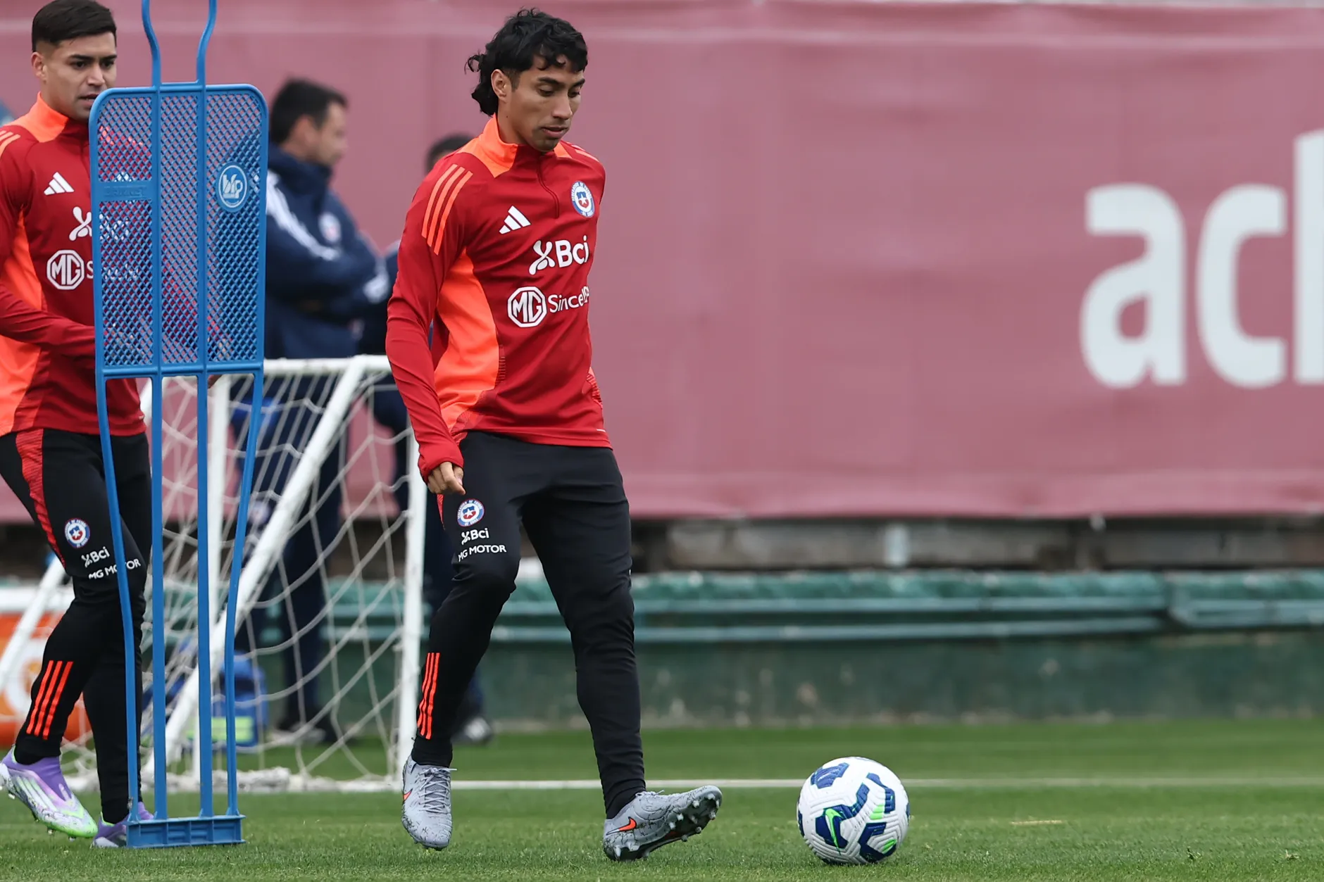 Luciano Cabral ha ido perdiendo terreno en Independiente.Imagen: Javier Torres/Photosport
