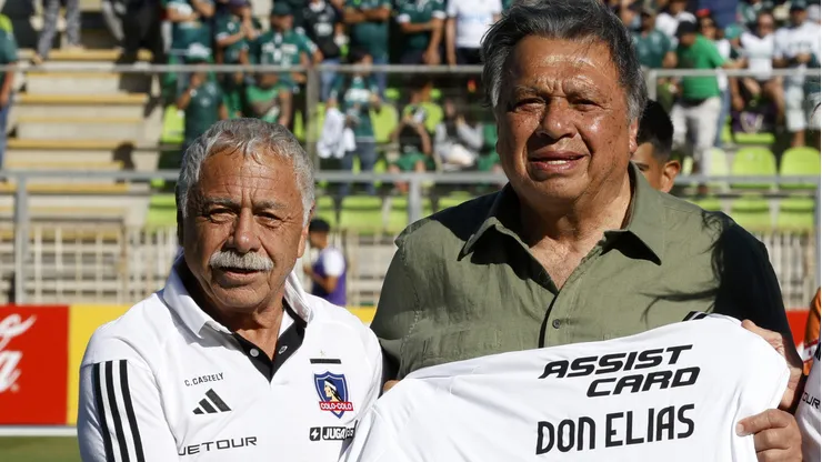 Carlos Caszely hace critica constructiva a Correa