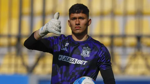 Eduardo Villanueva define su futuro en Colo Colo.