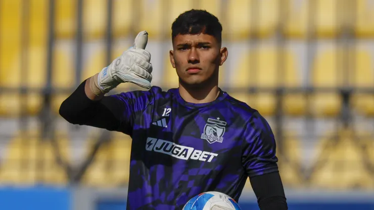 Eduardo Villanueva define su futuro en Colo Colo.