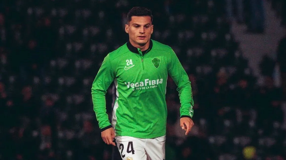 Lucas Cepeda pelea la parte baja