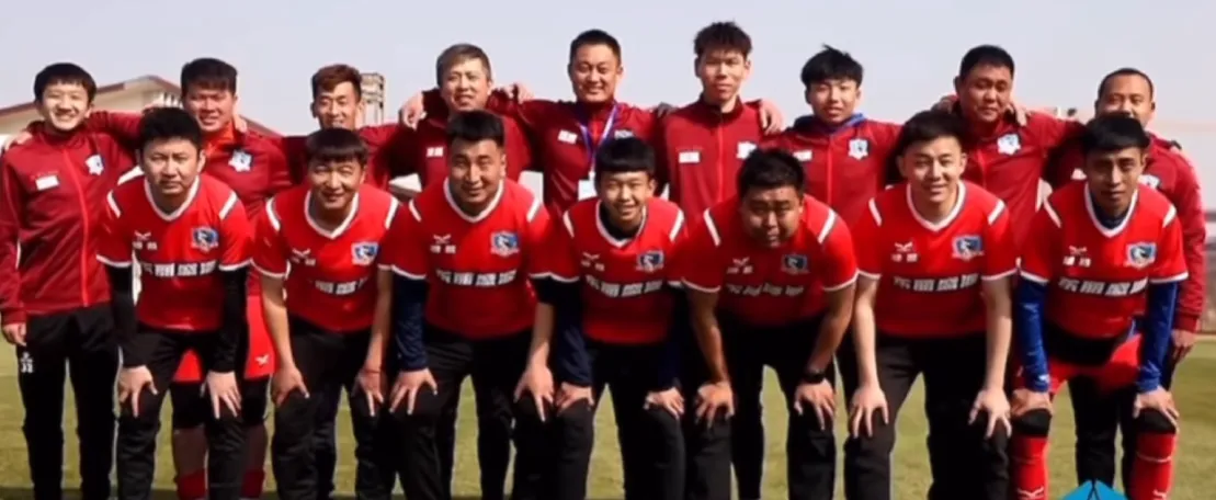 Jugadores del Huaming, el “Colo Colo” de China | Foto: Nico Travesías